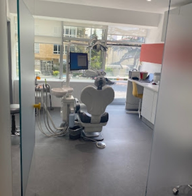 Фото 4 клиники HlcDental Ağiz & Di̇ş Sağliği Poli̇kli̇ni̇ği̇
