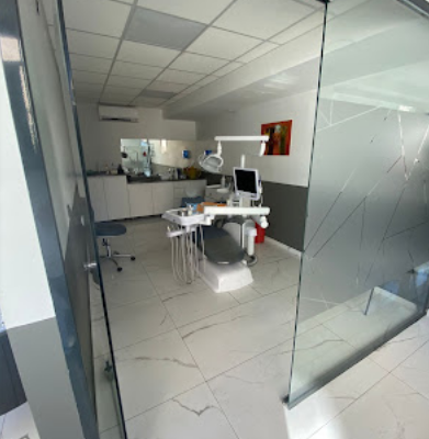 Фото 3 клиники Özel İzmir Dental Klinik